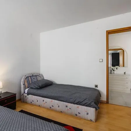 Lili 4 Apartment